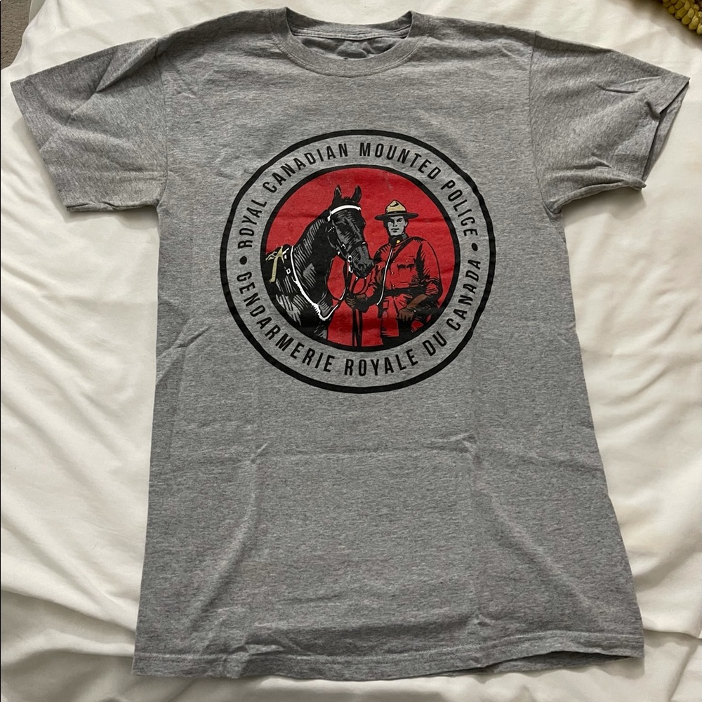 Rcmp T-shirt - Picture 2 of 3